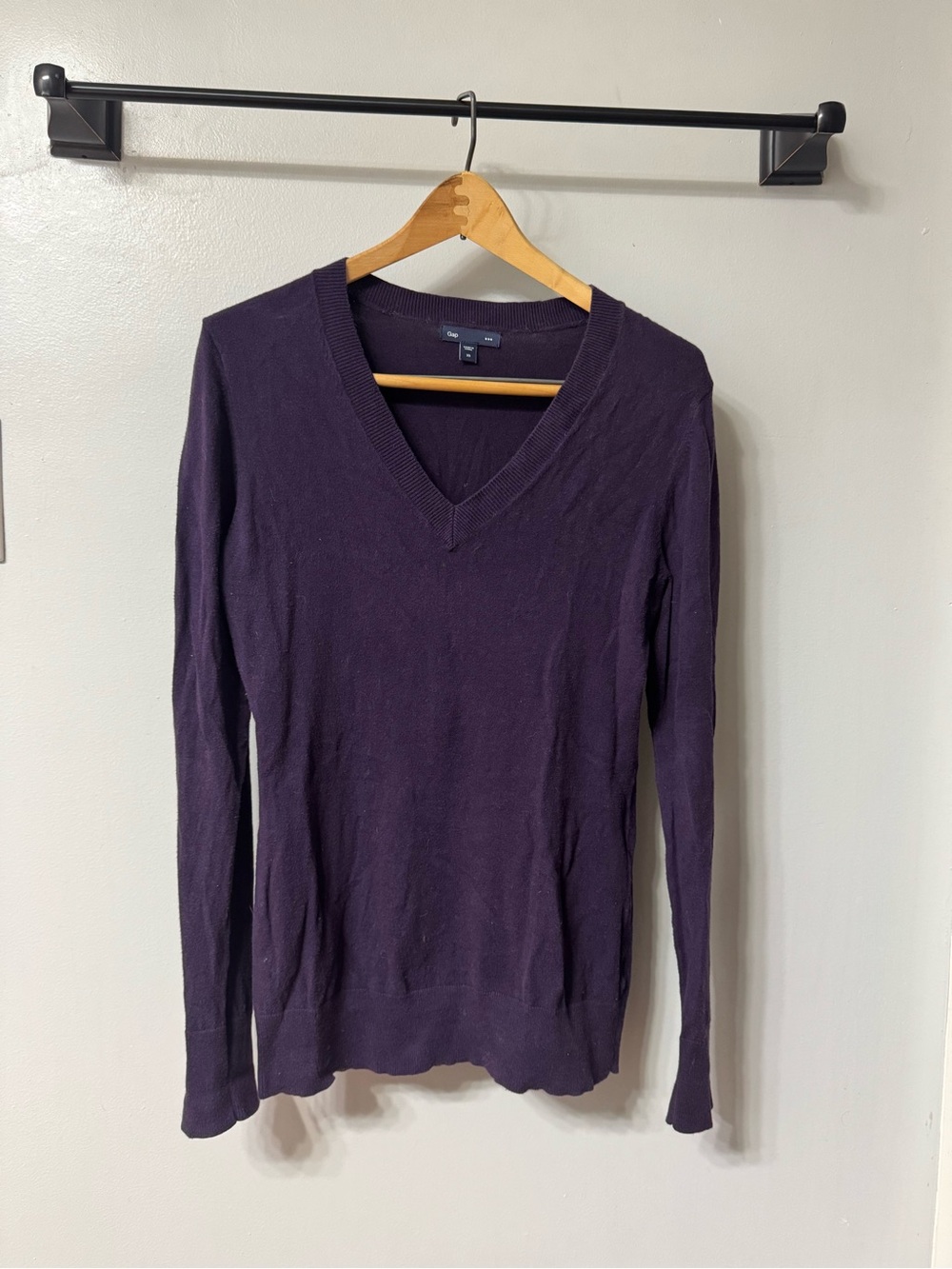 V-Neck Sweater in Purple XS